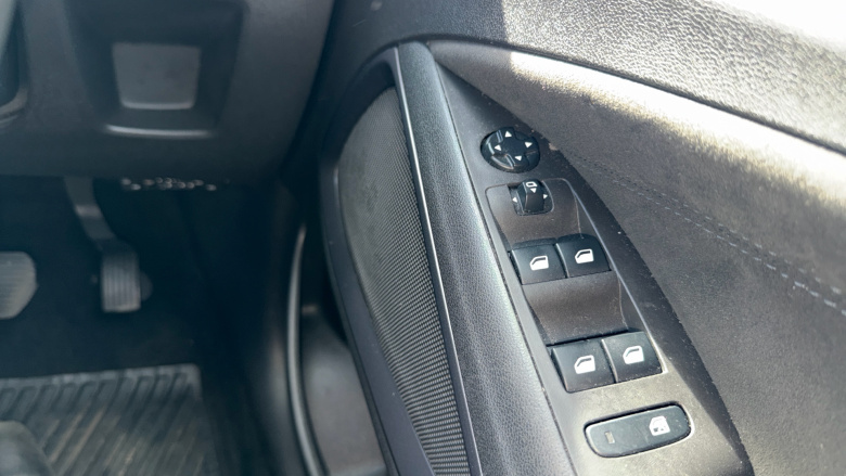 Vauxhall Crossland 1.5 Turbo D [120] Ultimate 5dr Auto Diesel Hatchback